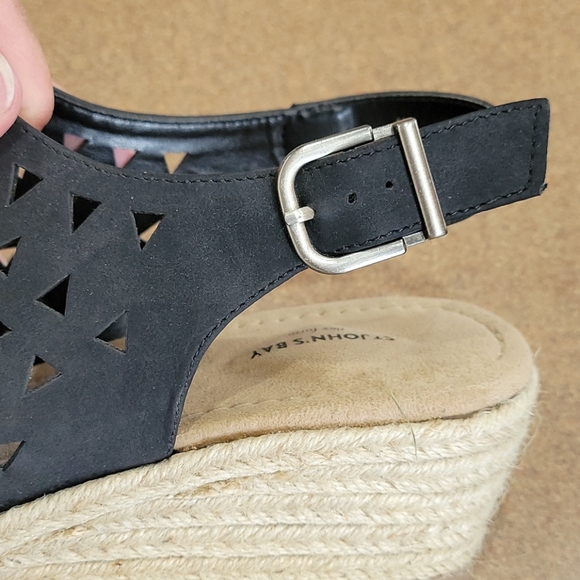 St. John's Bay Black Cut Out Wedge Sandals!!! - Picture 6 of 10